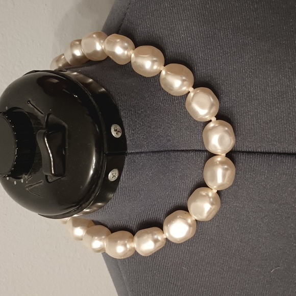 Vintage Jewelry - Vintage large faux pearl choker necklace lobster clasp